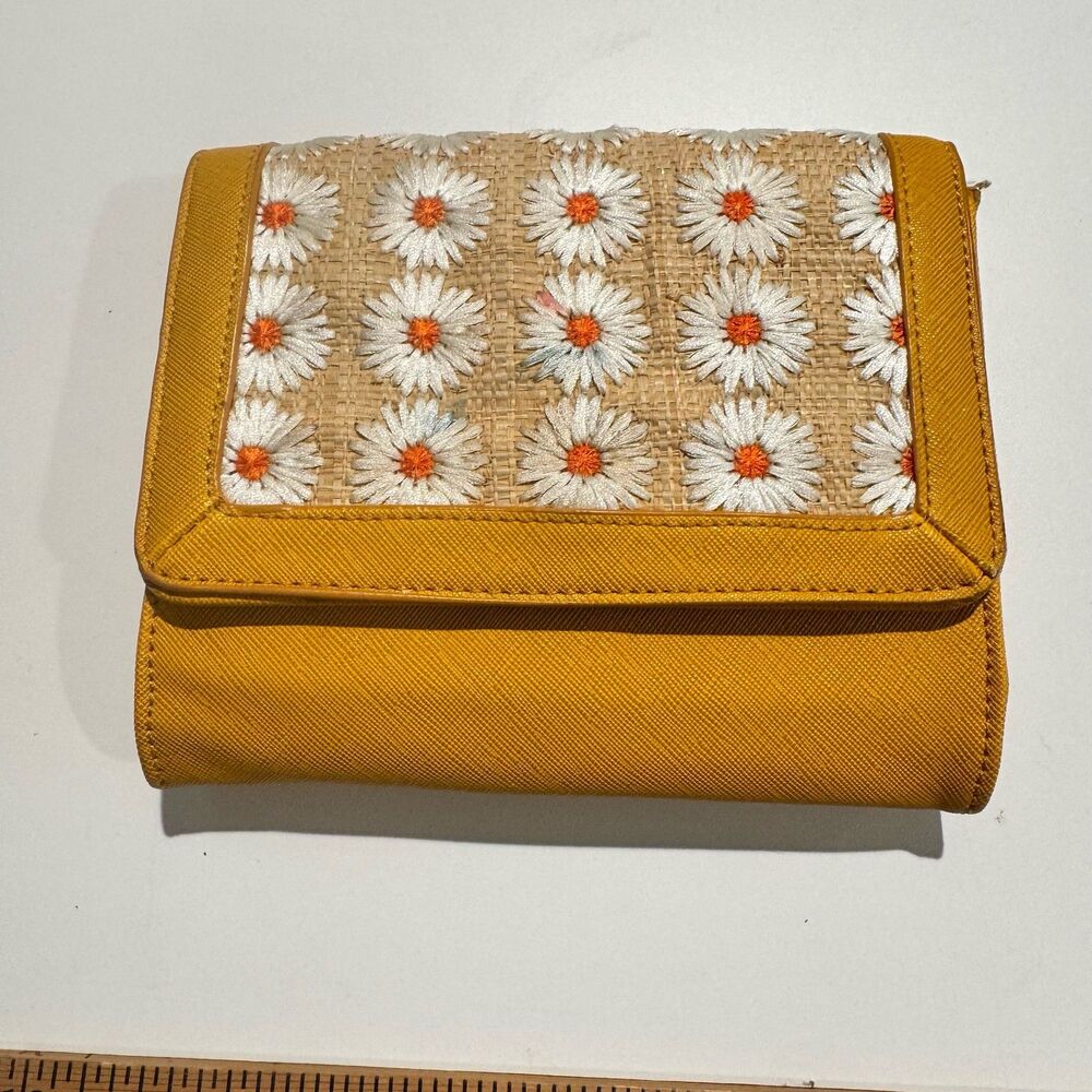 Yellow Woven Straw Crossbody Embroidered White Daisy Purse Jessica Simpson